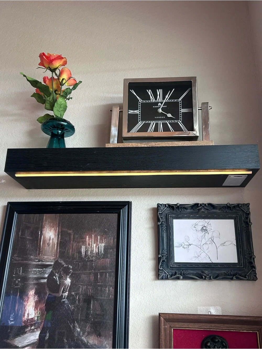 Wall Shelf w Lighting